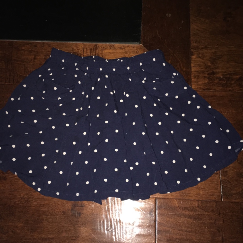 5 for $20 Adorable polka dot skort with pockets.